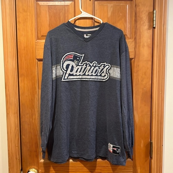 NFL team apparel New England patriots vneck long sleeve shirt size xlarge . - Picture 1 of 8